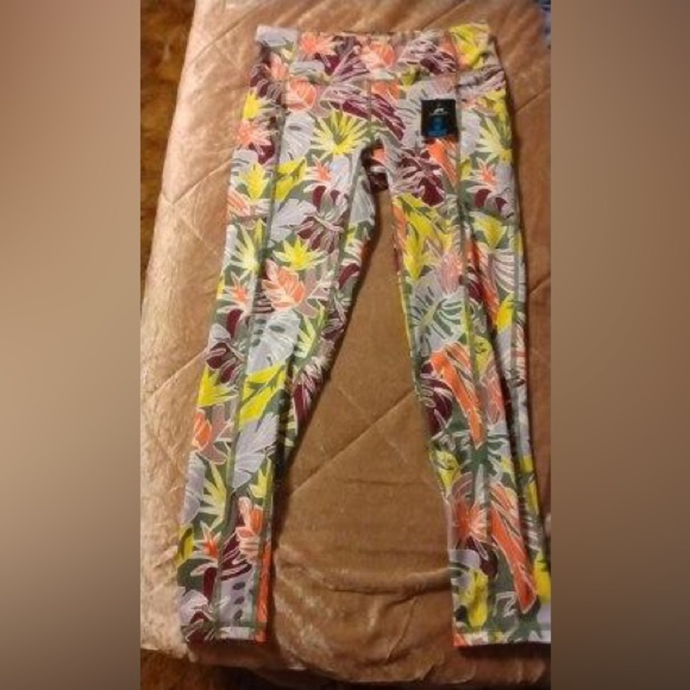New never wore leggings